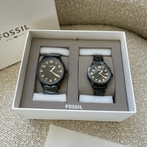 Fossil Black Box His and Her Wylie Three-hand Set - Picture 7 of 8